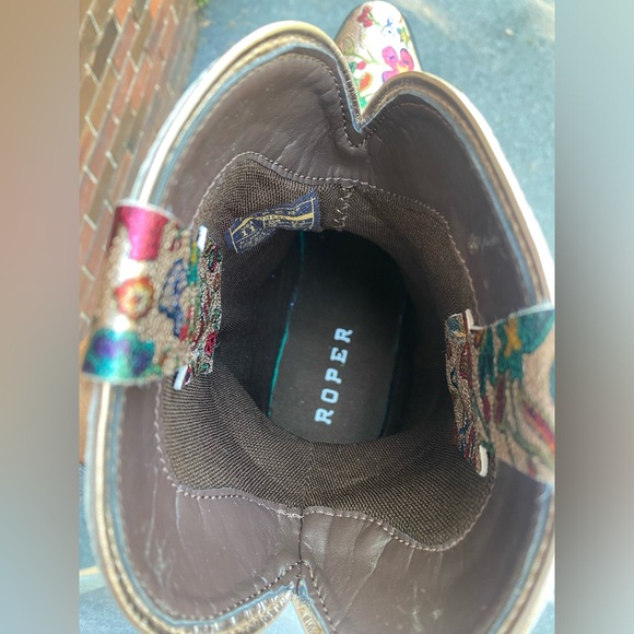 Women’s Roper Ingrid Floral Western Boot - Picture 13 of 14